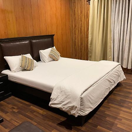 Indus View Hotel Skardu Ngoại thất bức ảnh