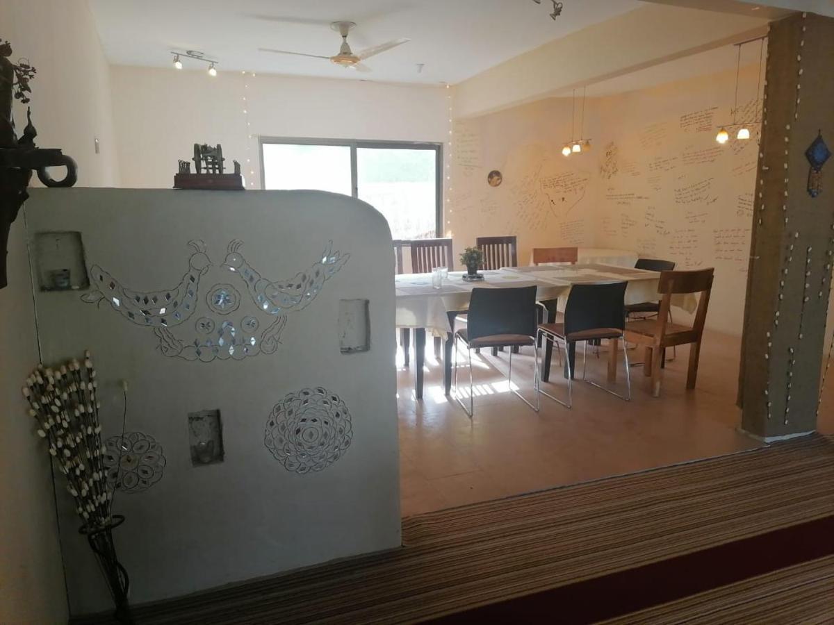 Indus View Hotel Skardu Ngoại thất bức ảnh