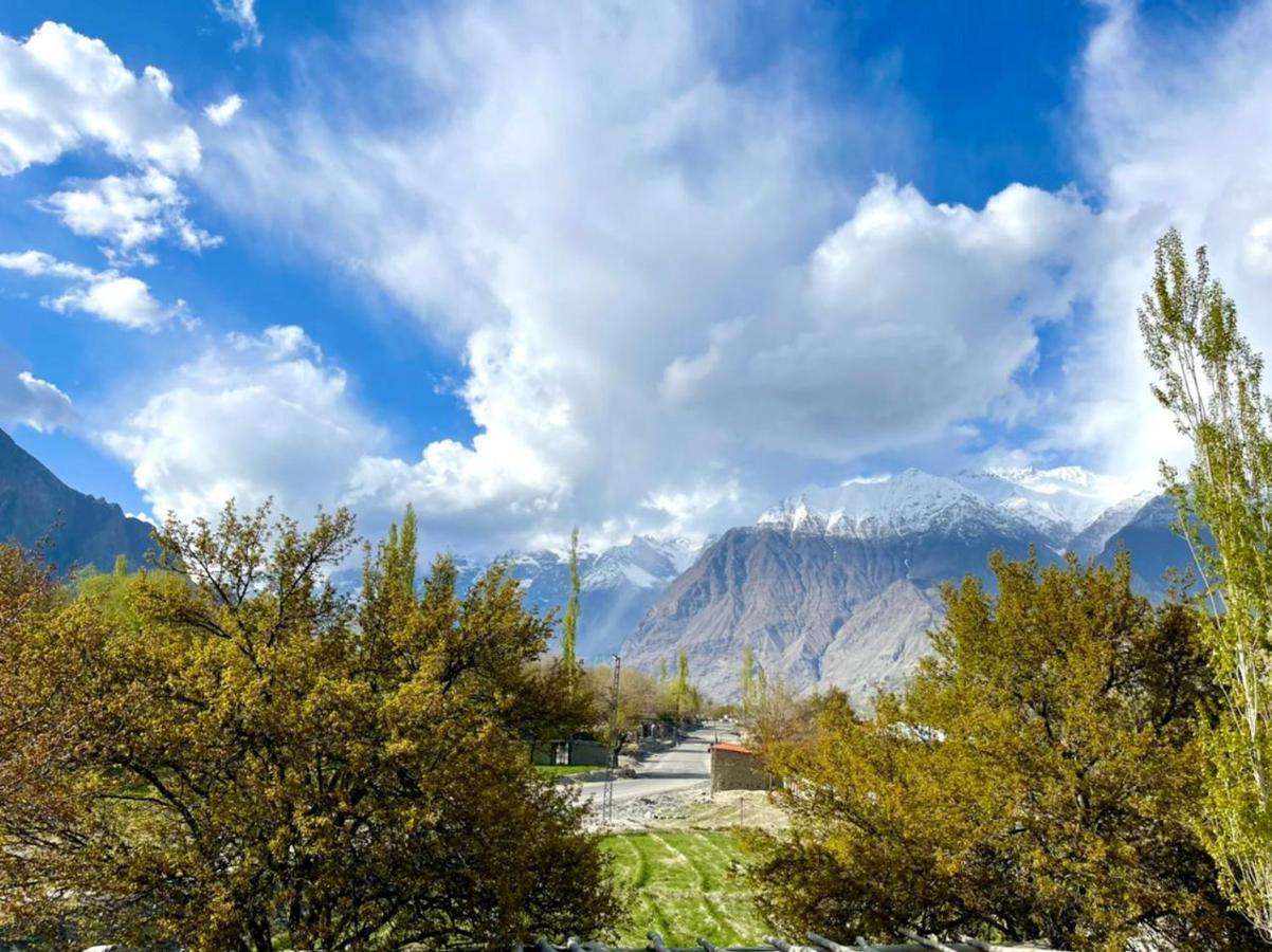 Indus View Hotel Skardu Ngoại thất bức ảnh