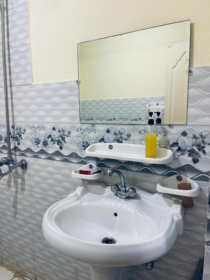Indus View Hotel Skardu Ngoại thất bức ảnh