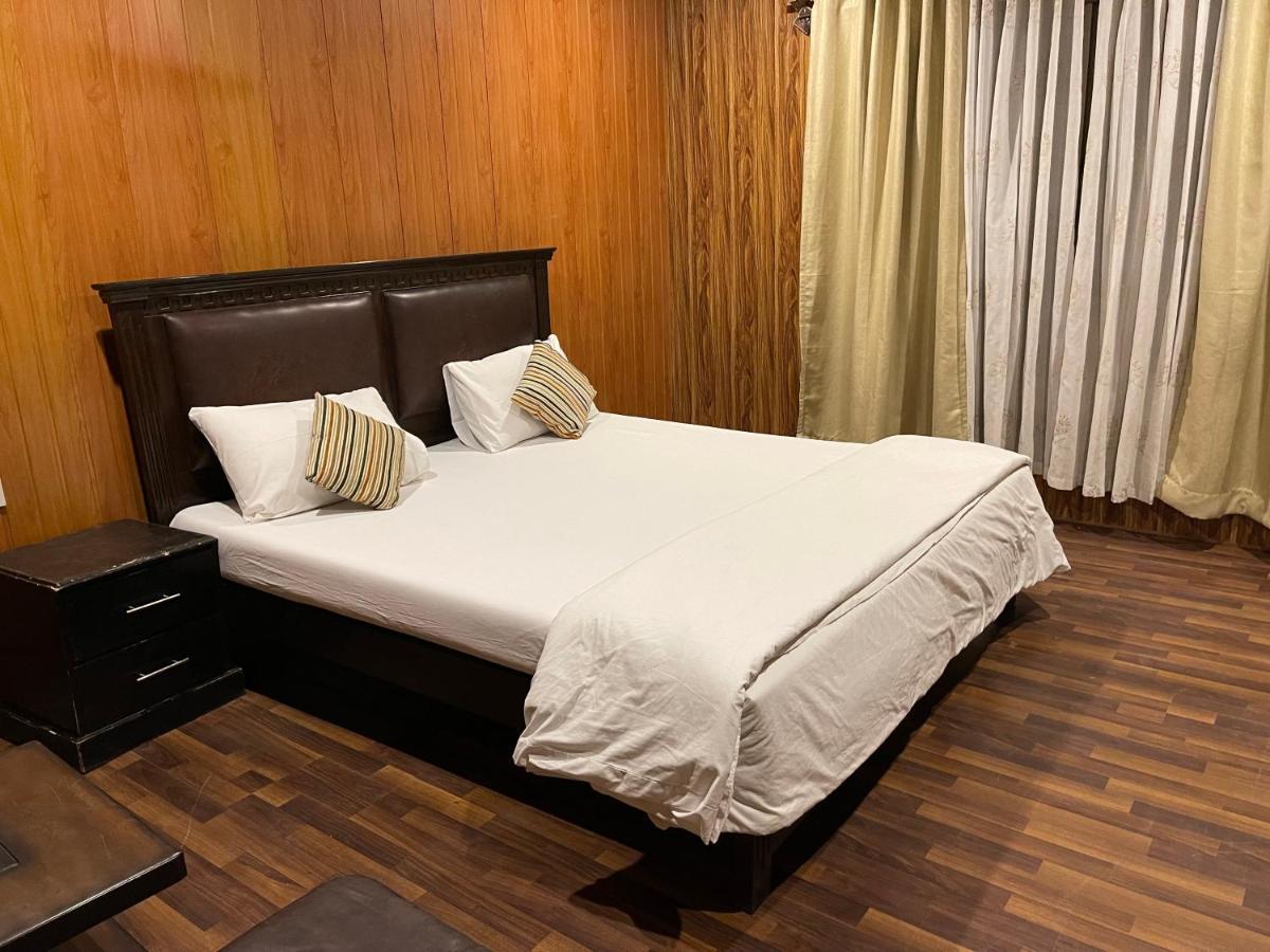 Indus View Hotel Skardu Ngoại thất bức ảnh