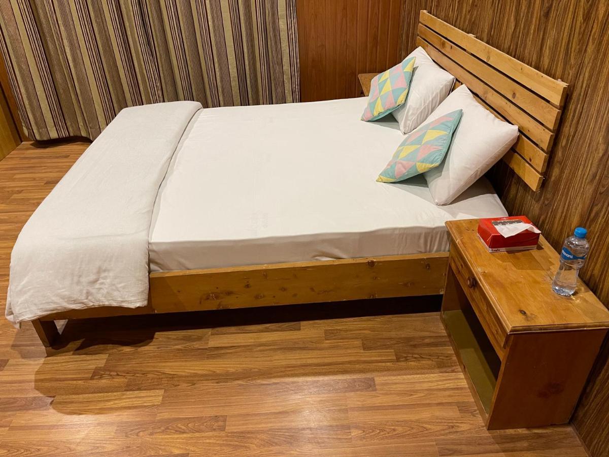 Indus View Hotel Skardu Ngoại thất bức ảnh