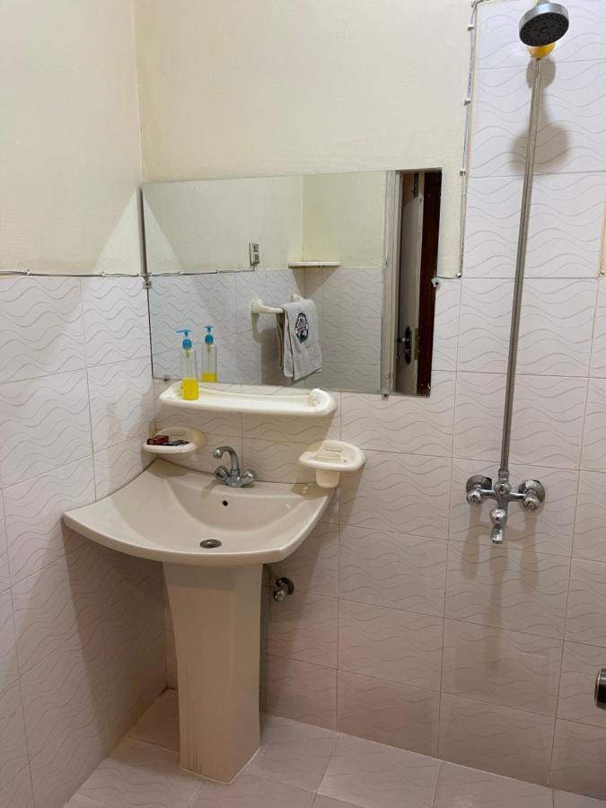 Indus View Hotel Skardu Ngoại thất bức ảnh