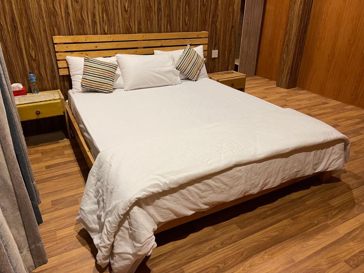 Indus View Hotel Skardu Ngoại thất bức ảnh